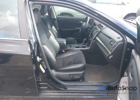 2015 Toyota Camry Xse z USA, uszkodzony, nr VIN 4T1BF1FK2FU105237